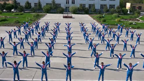 七彩阳光，小学生广播体操的活力与色彩
