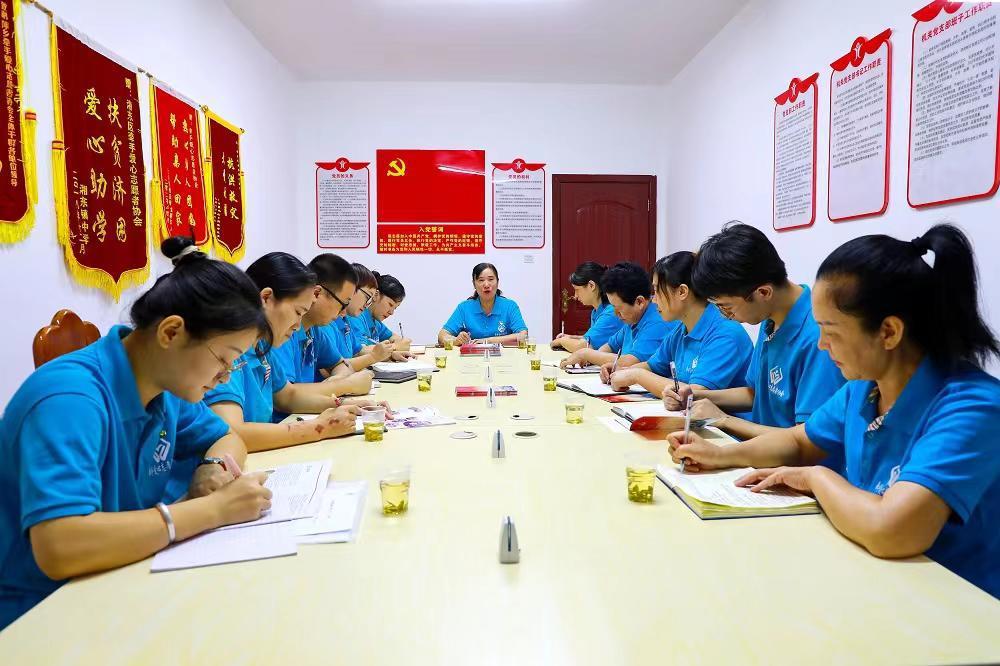 揭秘刘伯温四肖八码，网络玄学还是科学预测？刘伯温四肖八码期期准选一肖,刘伯