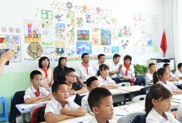 走进文一街小学，探索教育之窗的独特魅力