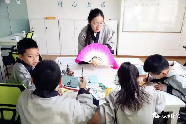激发创意，点亮童心，小学生作文辅导的艺术