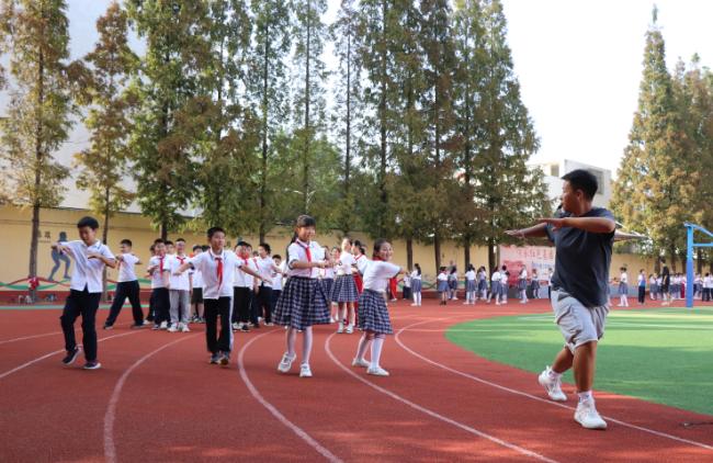全国小学生第三套广播体操七彩阳光，活力四射的校园新风尚