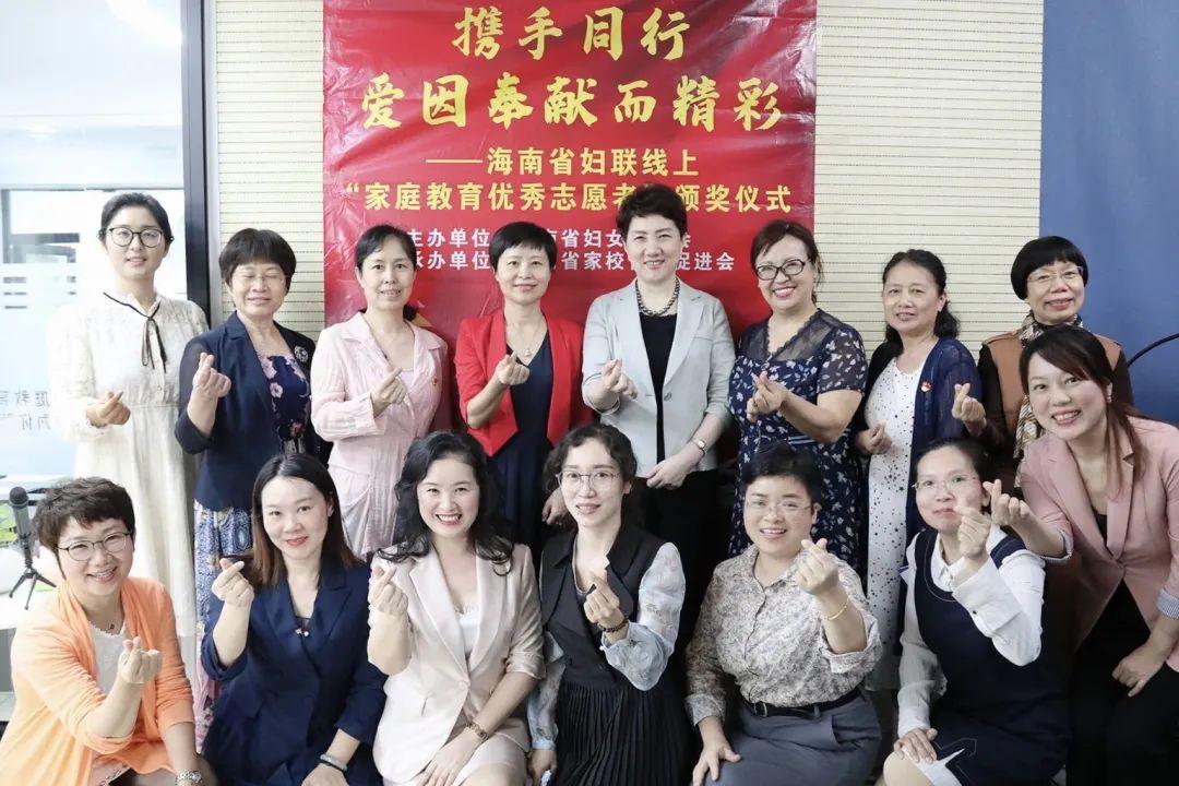 国家中小学网络云平台，下载APP，开启智慧学习新篇章