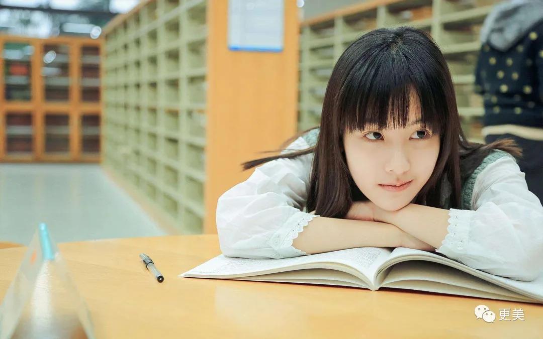 校园里的璀璨星光，小学校花的故事