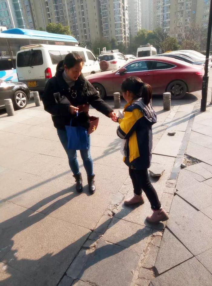 报童小学，在街头巷尾播种知识的种子