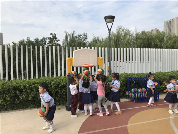 探访上海向阳小学，童年的阳光之地