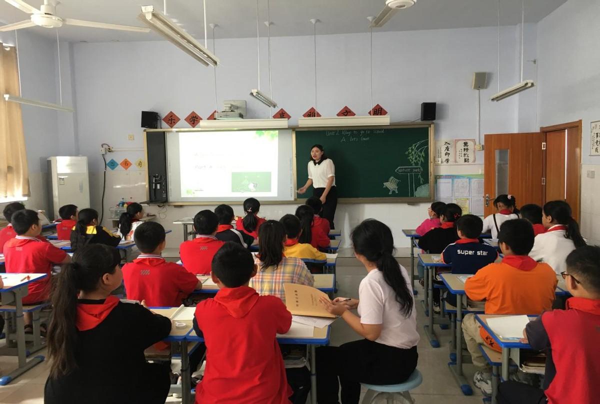 小学英语教师年度工作总结，播种希望，收获成长