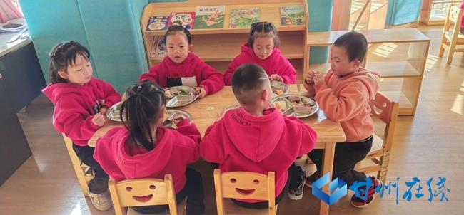 小学师德师风，点亮童心，铸就未来