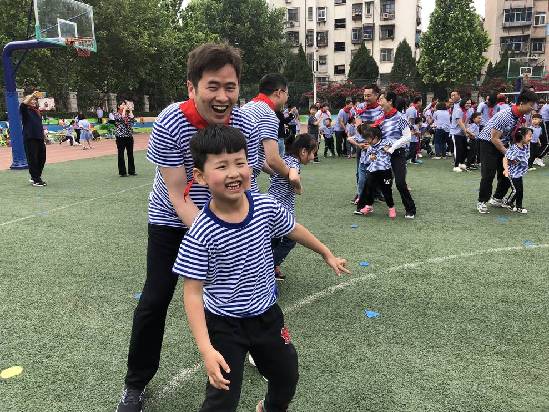 小学运动会开幕词，梦想的起跑线，童年的盛宴