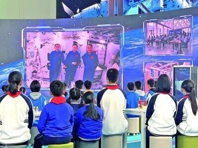 探索奇妙世界，小学生故事书的力量