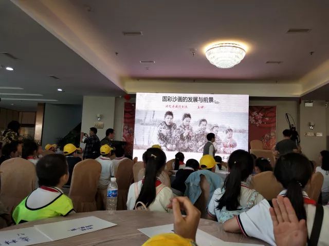 探索成长乐园，上海外国语大学附属小学的魅力与风采