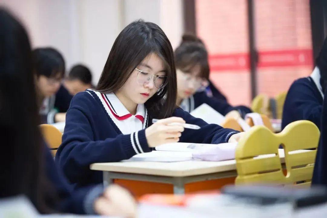 小学一年级家长会发言稿，携手共进，筑梦未来