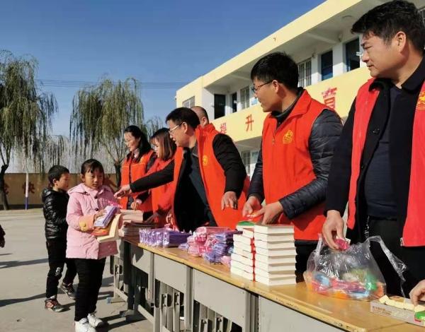 探索小学生文具盒的奇妙世界，从实用到创意的成长之旅