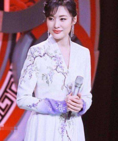 潘倩倩，从舞台到生活的优雅转身