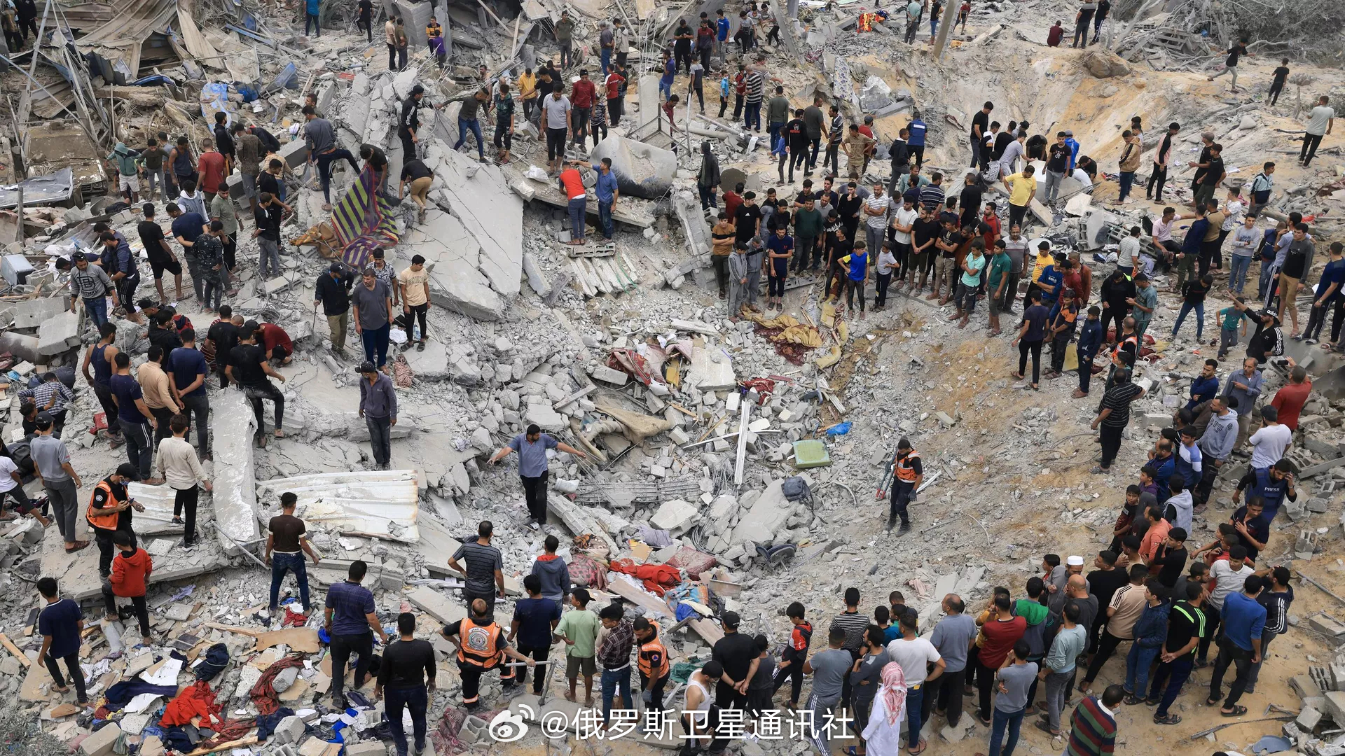 加沙地带冲突升级，死亡人数激增至1203人，国际社会呼吁立即停火