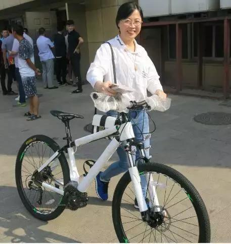 刮刮乐个人可以进货吗？——揭开彩票零售的神秘面纱