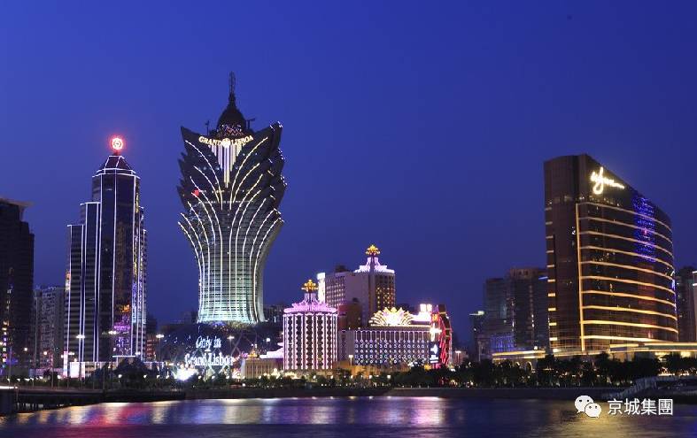 澳门夜色中的神秘马