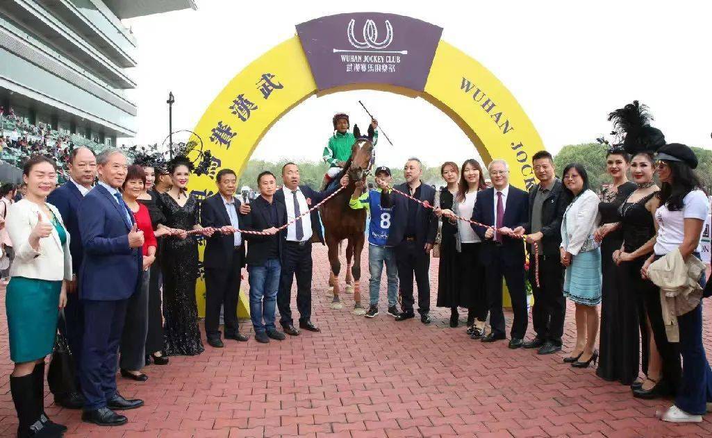 探秘香港马会开奖现场，传统与现代交织的赛马盛宴