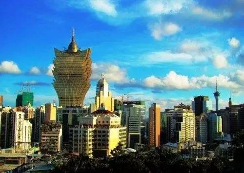 2046年澳门正版免费大全，探索未来娱乐的无限可能（虚构标题）2024年澳门正版免费大全雷锋救民1码