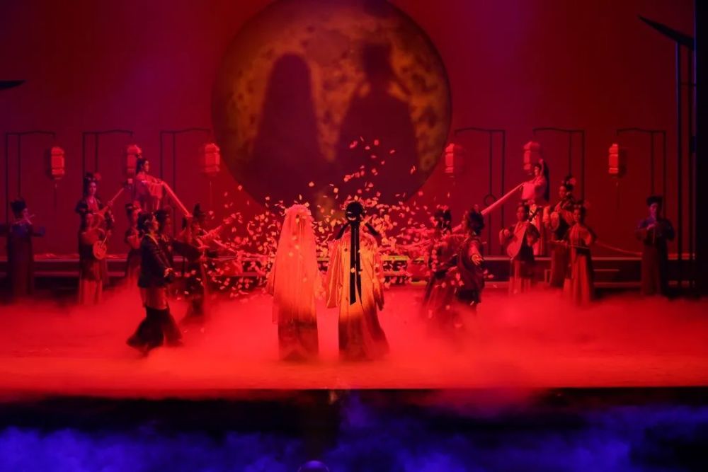 2046,新奥彩票的神秘之夜—揭秘今晚开奖号码背后的故事2024新奥今晚开什么2024年新澳113期开什幺码