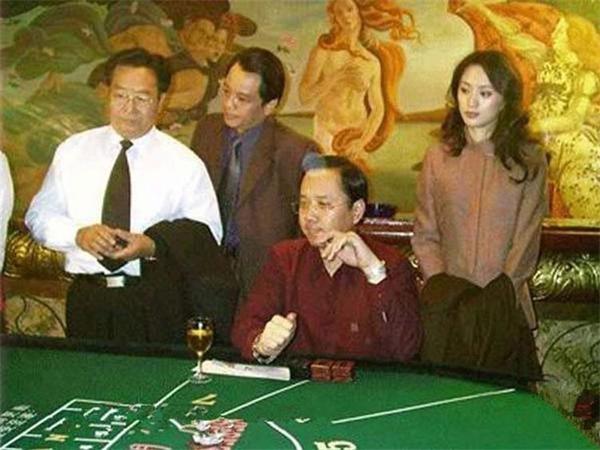澳门六大赌牌持有人揭秘,豪华背后的神秘面孔澳门六大赌牌持有人是谁呀图片大全视频