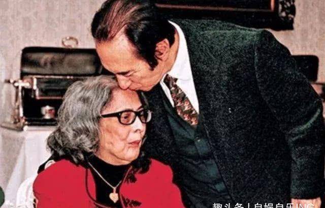 澳门六大赌场背后的老板们，财富与权力的交织网（上篇）澳娱、新葡京的掌舵人何鸿燊传奇故事揭秘及后续发展展望澳门六大赌场老板是谁呀啊视频